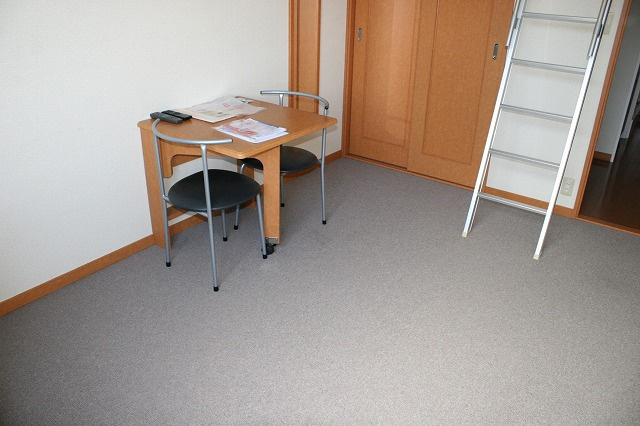 レオパレスＲｅｇｕｌｕｓの洋室|使い勝手のいい洋室です