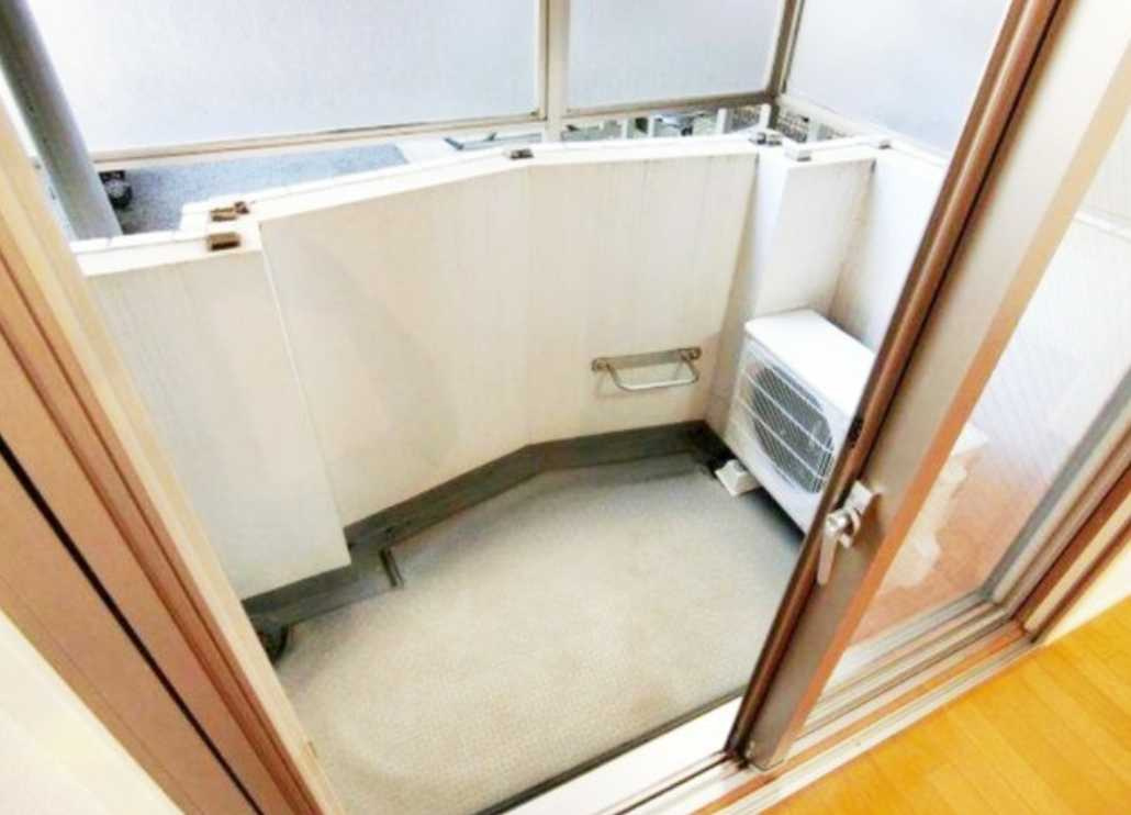 メイクスデザイン桜新町　分譲賃貸　2面採光　オートロックのバルコニー