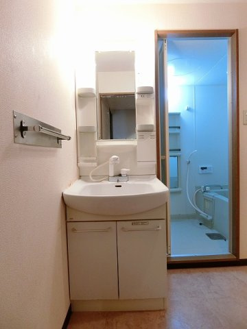 エミネンスさくらの独立洗面台|※別部屋のイメージ写真です。