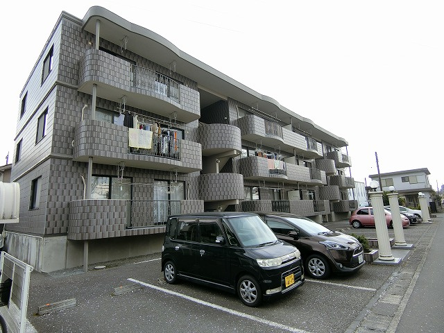 エミネンスさくらの駐車場