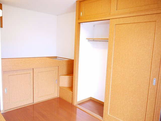 レオパレスｆｒｉｅｎｄｓの洋室|コンパクトで使いやすい洋室です