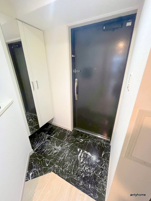 カスタリア堺筋本町　仲介手数料無料の玄関