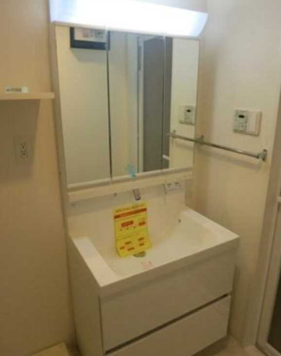 ベルメゾン若林　角部屋　ウォークインクローゼット　駐車場の洗面所