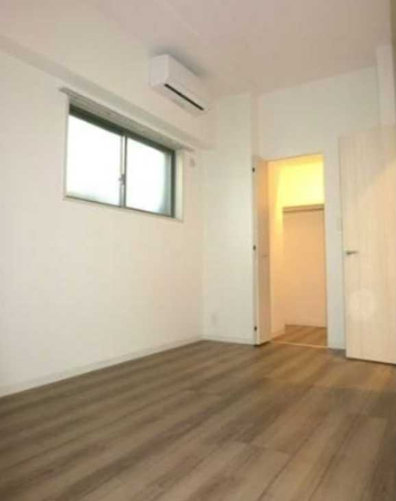 ベルメゾン若林　角部屋　ウォークインクローゼット　駐車場の内装