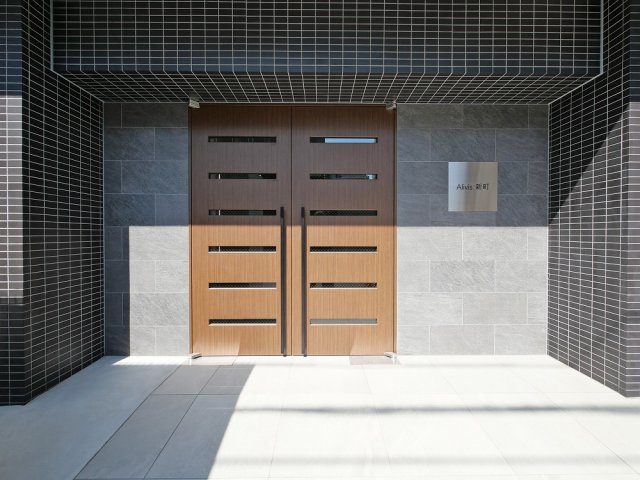 Alivis新町のエントランス