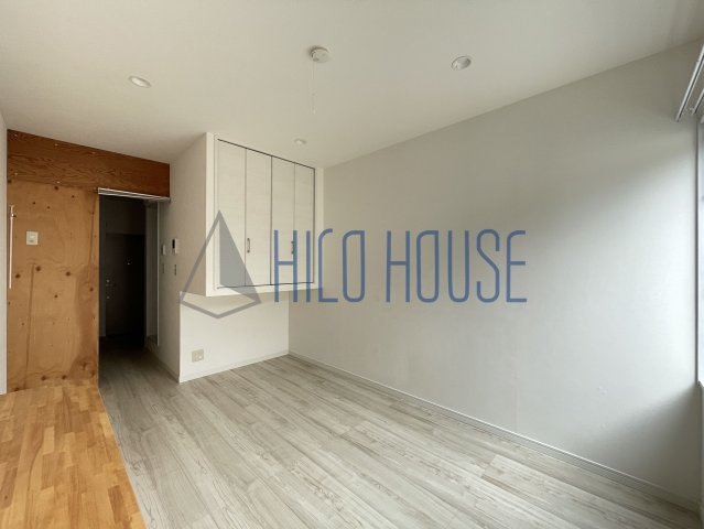 シャ・ノワールの居間・リビング