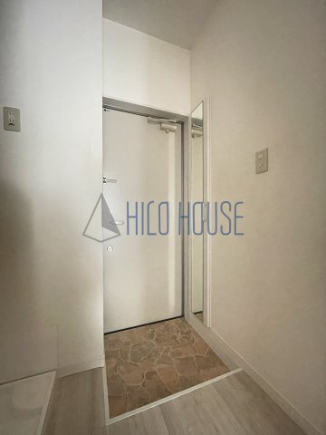 シャ・ノワールの玄関