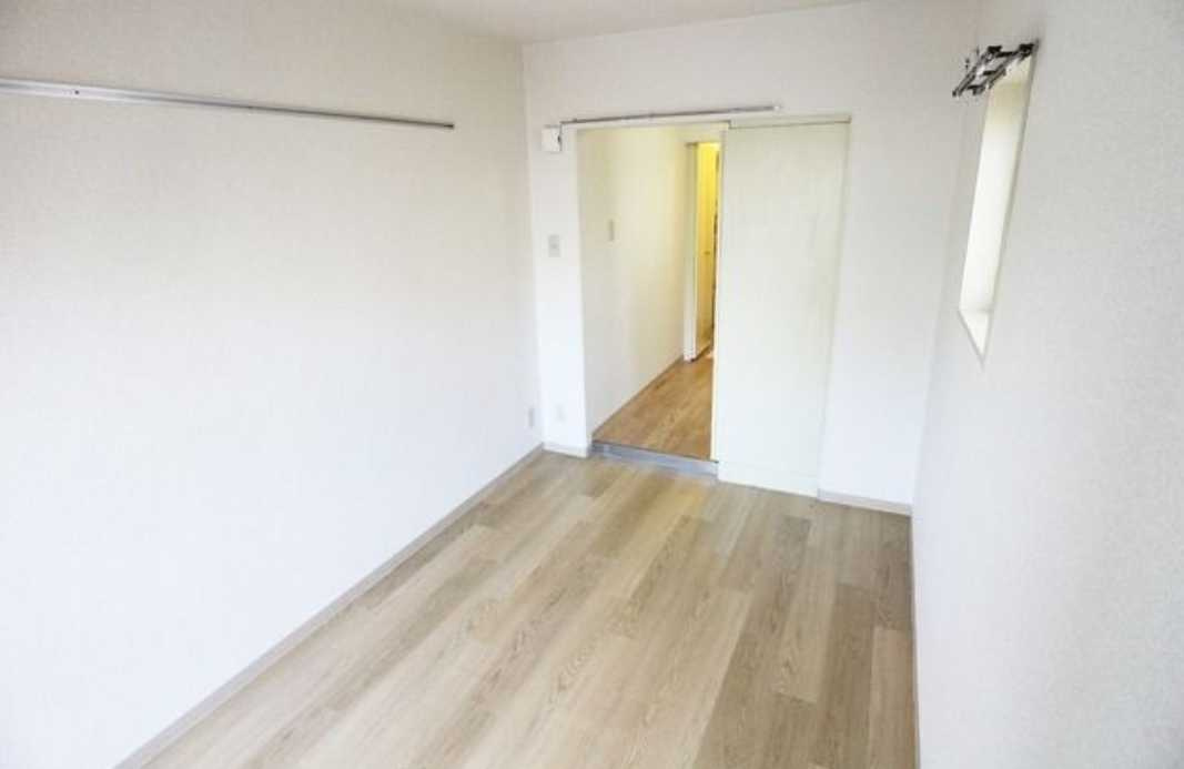 トップ三軒茶屋第５　分譲賃貸　角部屋　システムキッチンの内装