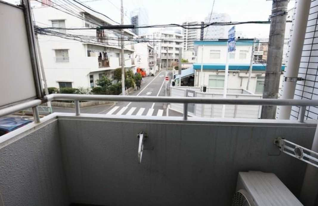 トップ三軒茶屋第５　分譲賃貸　角部屋　システムキッチンのバルコニー