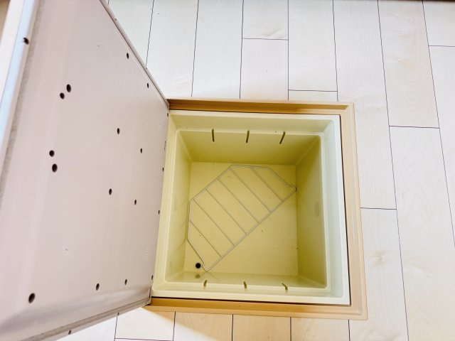 松戸市松戸新田新築戸建【寒風台小学校：10分】のキッチン|キッチン床下収納