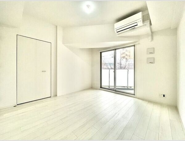 エスリード泉プレステージの居間・リビング