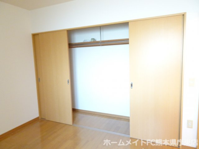 熊本市中央区帯山４丁目の賃貸マンションの収納