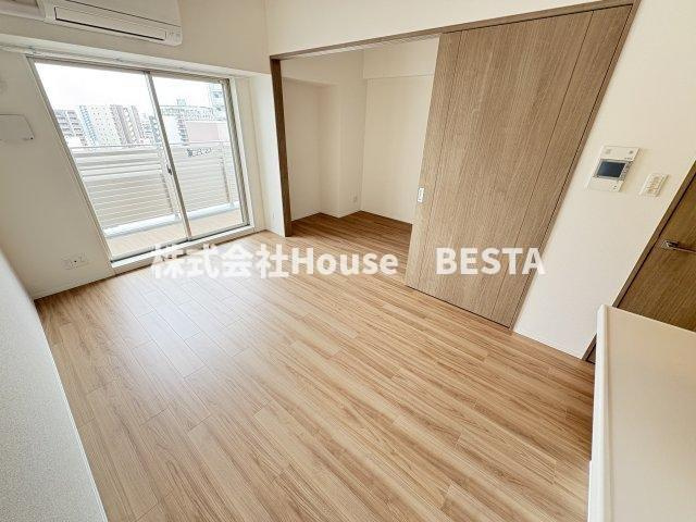 ソルテラス神戸栄町通の居間・リビング