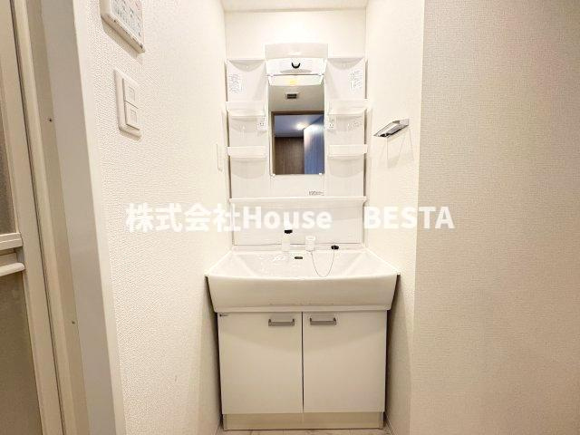 ソルテラス神戸栄町通の独立洗面台