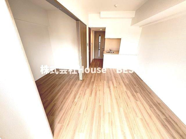 ソルテラス神戸栄町通の洋室