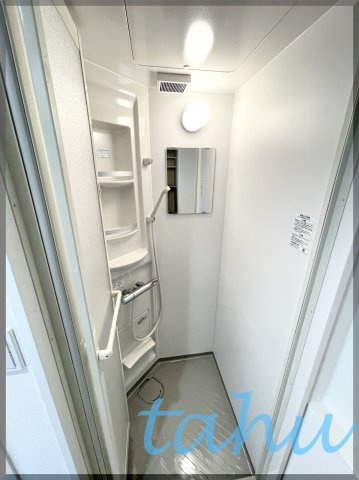 ティ・アーモレディのシャワールーム