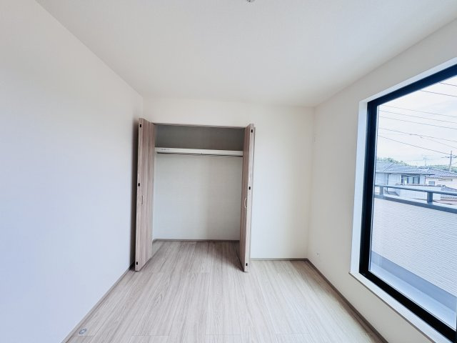 松戸市八ケ崎５丁目新築戸建【八ヶ崎小学校：7分】の収納|6帖洋室収納