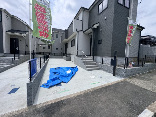 松戸市八ケ崎５丁目新築戸建【八ヶ崎小学校：7分】の駐車場|B号棟駐車スペース・縦列2台駐車可