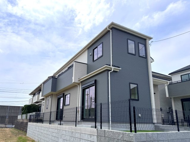松戸市八ケ崎５丁目新築戸建【八ヶ崎小学校：7分】の外観|C号棟外観・完成済み内覧可能です！
