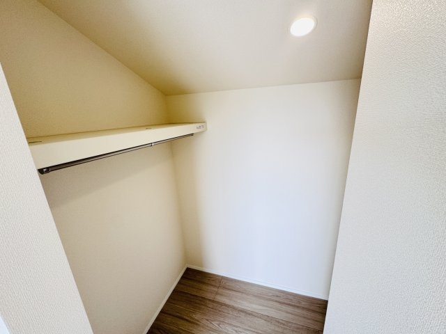 松戸市八ケ崎５丁目新築戸建【八ヶ崎小学校：7分】の収納|7.25帖寝室・ウォークインクローゼット