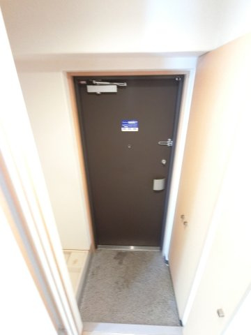 レジディア南行徳の玄関