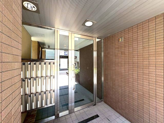 聖和マンション弐番館のエントランス