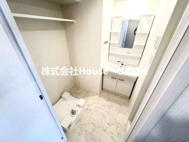 ソルテラス神戸栄町通の洗面所