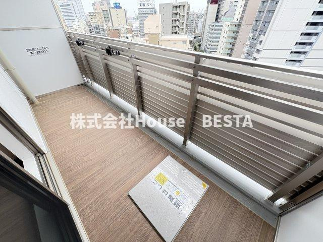 ソルテラス神戸栄町通のバルコニー