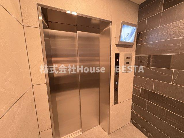 ソルテラス神戸栄町通のロビー