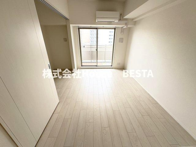 ソルテラス神戸栄町通の居間・リビング