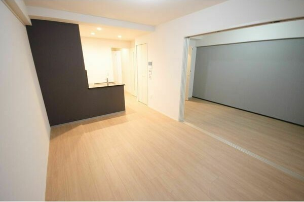 アースグランデ泉の居間・リビング