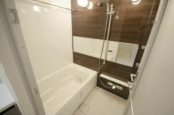 アースグランデ泉の浴室