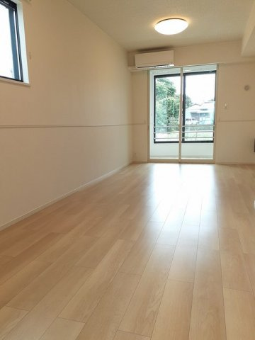 メゾン　ドゥイエットの居間・リビング