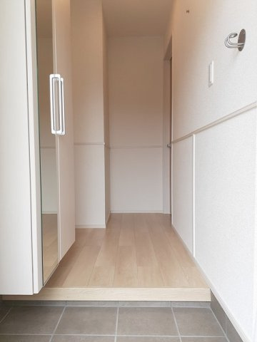 メゾン　ドゥイエットの玄関