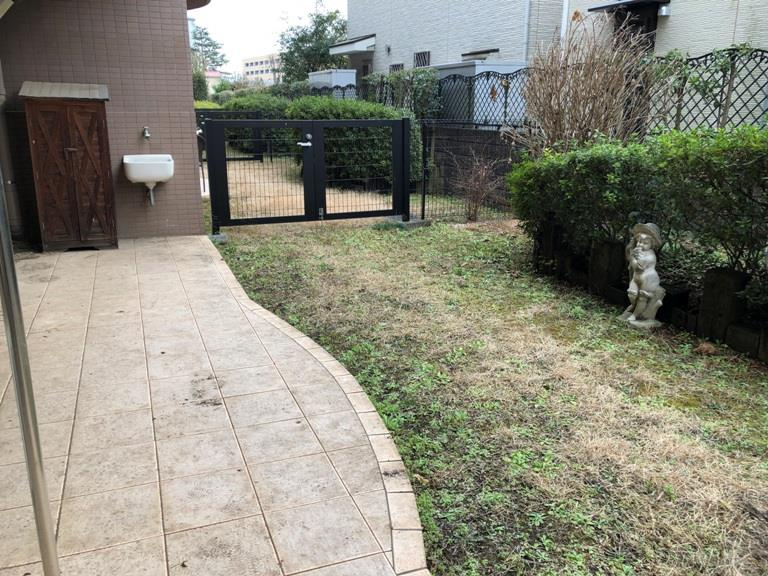 レクセルマンション武蔵野台の庭