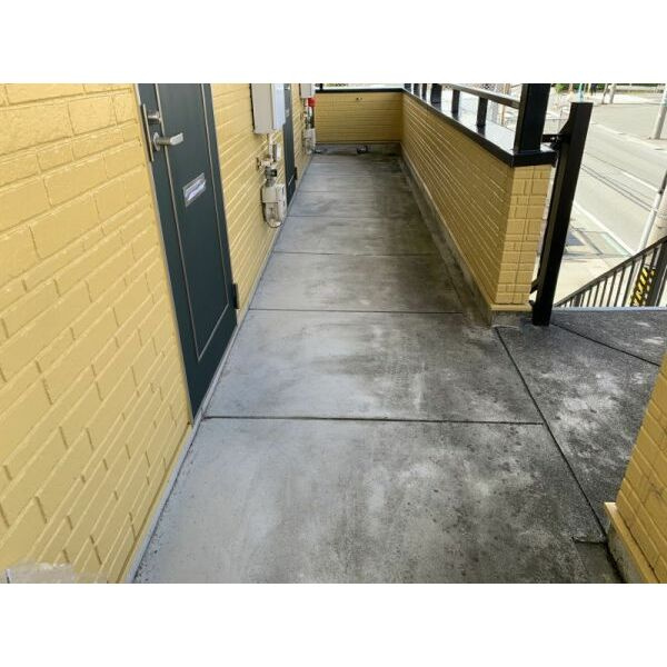 サープラス石田のロビー