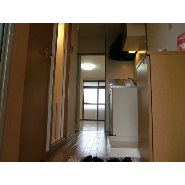 サープラス石田の玄関