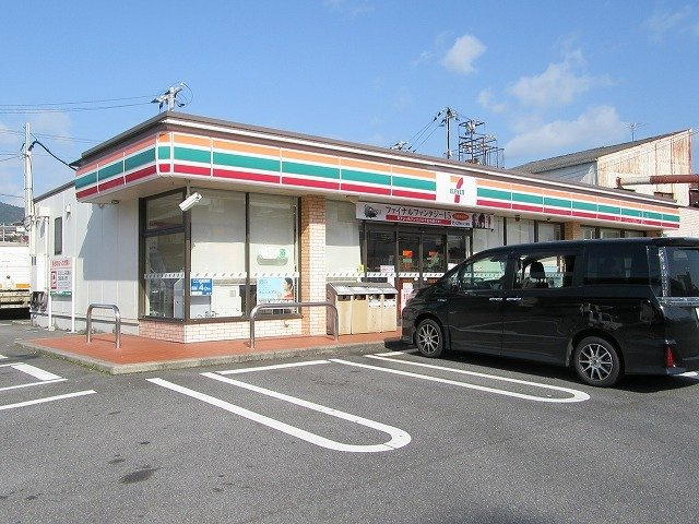 ゼファーの周辺|セブンイレブン光駅前店まで900m
