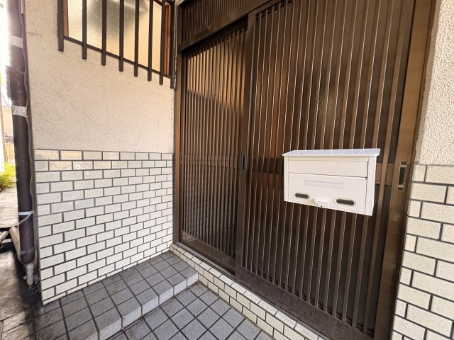 帝塚山テラスハウスの玄関