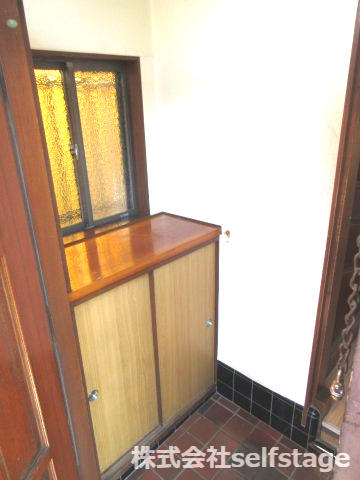 関町北４丁目貸家　西棟の収納|階段下収納