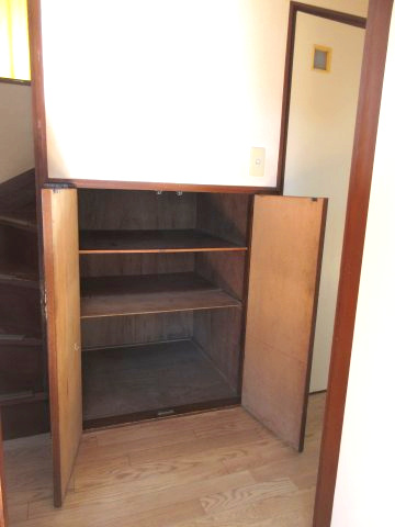 関町北４丁目貸家　西棟の居間・リビング