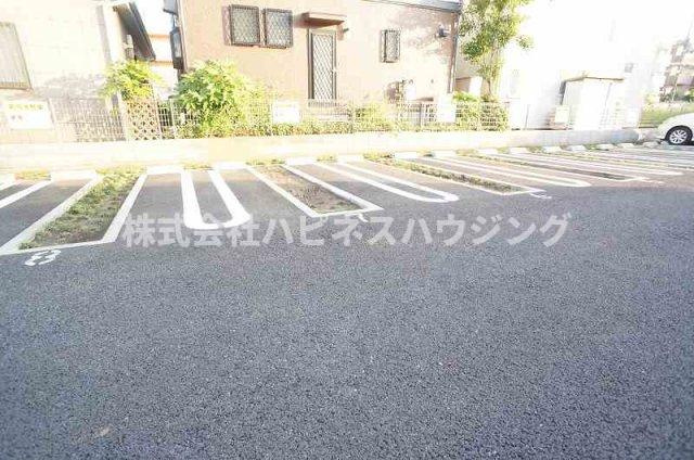 セントラーレ　パルク壱番館の駐車場