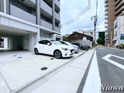 【駐車場】 | アクアエテルナ泉 | 駐車場があるので、車を買う予定の方も安心です