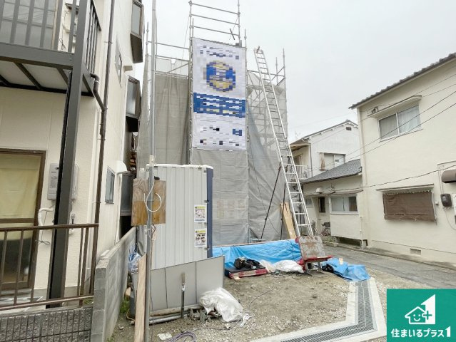 豊中市千成町　第2期　新築一戸建ての外観|周辺は落ち着いた街並みの住宅地！子育てがしやすい住環境です！まだ未完成ですが、現地でしかわからない事もございます。是非一度ご覧ください。