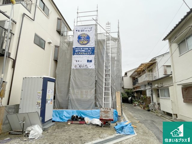 豊中市千成町　第2期　新築一戸建ての外観|周辺は落ち着いた街並みの住宅地！子育てがしやすい住環境です！まだ未完成ですが、現地でしかわからない事もございます。是非一度ご覧ください。