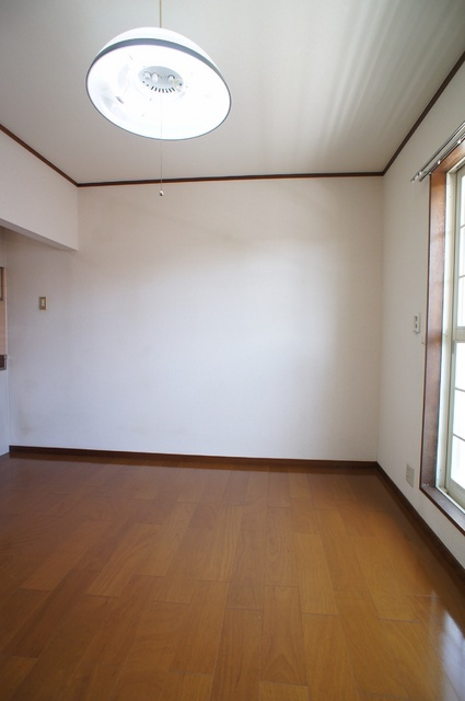 トミクラⅧの居間・リビング|居室3