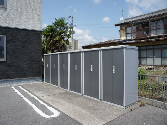 【設備】 | エルヴァージュＡ | うれしい外物置が付いています♪