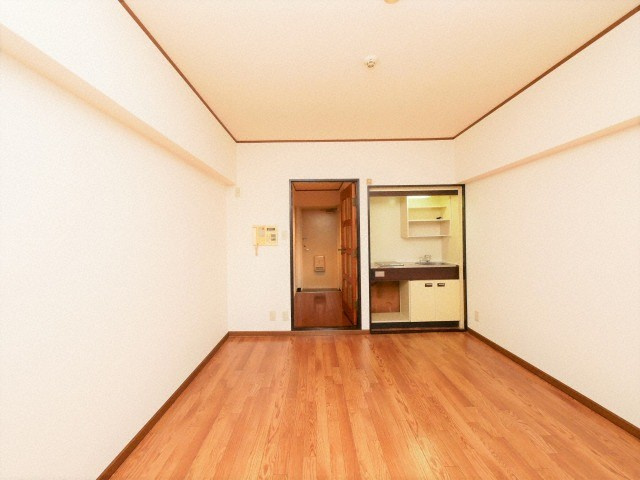 朝日プラザ岸里パサージュの居間・リビング