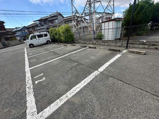 グランメゾン・Ⅰ A棟の駐車場