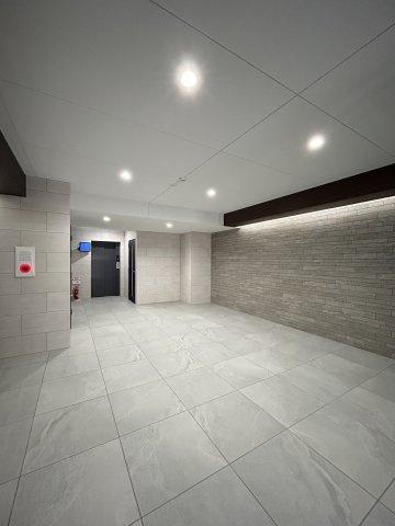 Alivis新町のロビー